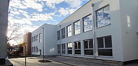 Gdy inni zamykają szkoły, w Wilkowicach...  (zdjęcia)