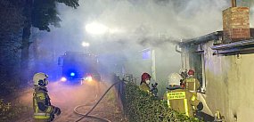 Pożar altany. Znaleziono w niej zwłoki (zdjęcia)