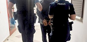 Pasażer pociągu uderzył konduktorkę