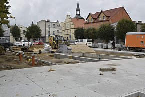 Modernizacja osieckiego rynku na finiszu-11405