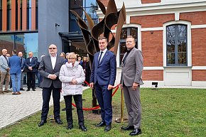Odsłonięcie rzeźby Werner Kenkel przed MBP-11464