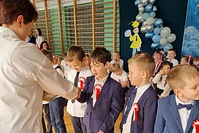 Pasowanie na uczniów w SP 12-11518