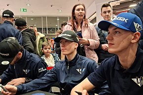 Bycze Mikołajki w Galerii Leszno-11665