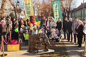 Międzypokoleniowe niedźwiadki na rawickich plantach-11784