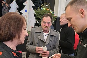 Wigilia dla samotnych i bezdomnych w Lesznie-11816