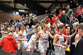 Ciężki bój koszykarzy Novimex Polonii-11886