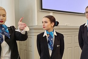 Kurs w ZSE - Jak zostać stewardesą i stewardem linii lotniczych-11905