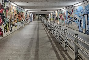 Ktoś odpalił race w tunelu pod Alejami Konstytucji 3 Maja (zdjęcia)-78391