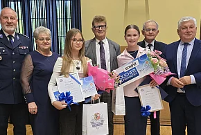Uratowały życie koleżance. Dostały podziękowania od burmistrza i... (zdjęcia)-78672