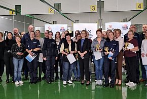 Kobiety chwyciły za broń. Najlepsze otrzymały puchar od komendanta-79140