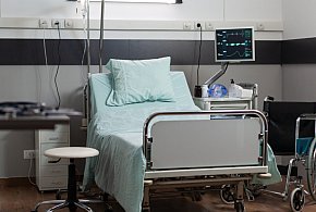 Lek wycofany z powodu zanieczyszczeń. W środku znaleziono fragmenty szkła-79710