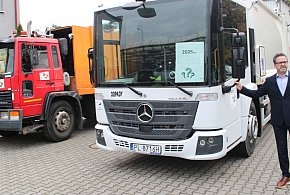 Miejski Zakład Oczyszczania w Lesznie zmienia nazwę i kupuje mercedesy-79703