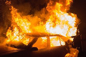 W Kąkolewie spalił się samochód. Zaskakująca jest przyczyna pożaru-79799