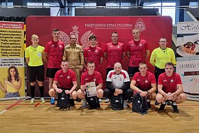 Strażacy - piłkarze walczyli w Lesznie o awans do finału (zdjęcia)-79865