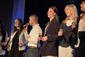 Rewelacyjny Koncert Zaduszkowy w MOK w Lesznie (zdjęcie, film)-80171