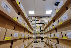 2,5 kilometra akt wywiozą z Leszna do Bydgoszczy i to pod nadzorem policji-80276