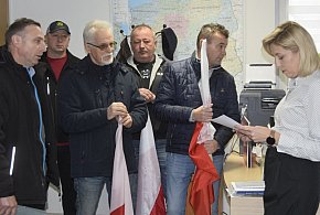 Leszczyńscy rolnicy mają dość! Przyjechali z petycją do polityków-80342