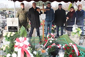 Pogrzeb żołnierza 80 lat po jego śmierci. Spoczął w Drobninie (zdjęcia)-80426