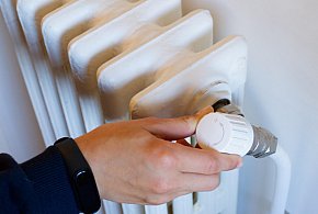 Kaloryfer zakręcony? I tak zapłacisz. Nowe prawo uderzy w lokatorów-80456