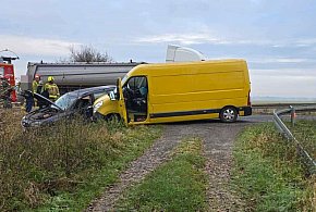 Zderzenie dwóch aut na DK 12. Sprawczyni dostała 10 punktów (zdjęcia)-80691