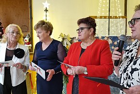 Panie z KGW gminy Rydzyna w świątecznych nastrojach (zdjęcia, film)-81030