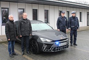 Nowy wóz policji w Lesznie już łapie piratów drogowych (zdjęcia, film)-81171