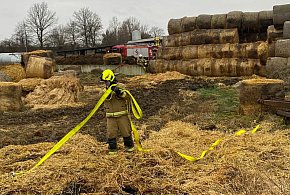 Kilka pożarów w sylwestrową noc. W jednej z kamienic ktoś podpalił wózek-82048