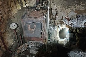 Pożar w domowej kotłowni. Żar wypadł z pieca. Są spore straty (zdjęcia)-82108