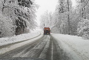 Śmiertelny upadek z piaskarki podczas odśnieżania-82135
