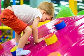 Zostawiasz dziecko w sali zabaw? Urząd wykrył poważne uchybienia-82539