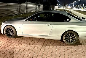 16-latek w BMW przekroczył prędkość. Kolega dał mu się przejechać