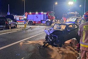 Uwaga kierowcy! Wypadek na Osieckiej w Lesznie. Droga jest zamknięta (zdjęcia)