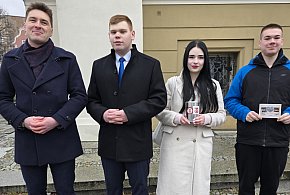 Młodzież Wszechpolska rusza z kampanią Kocham Polskę