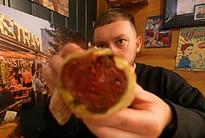 Książulo testował dania w restauracji w Lesznie (wideo)