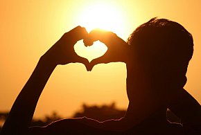 Z urzędu w Lesznie i policyjnego dołka z powrotem do kraju ojczystego