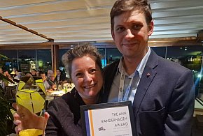 Co za wieści z Aten! Antidotum AirShow nagrodzone! Za spektakl po zmroku!