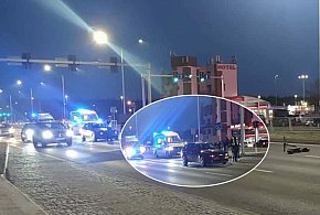 Wjechał hulajnogą wprost pod samochód. Na pasach, na czerwonym (zdjęcia)