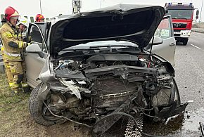 Kolizja na ekspresówce przy węźle Kaczkowo. Jedna osoba poszkodowana (zdjęcia)