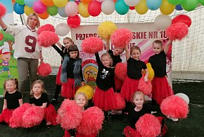 Bieg po zdrowie. Zawody leszczyńskich przedszkolaków pod balonem (zdjęcia)