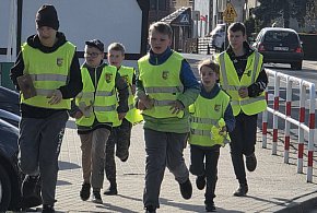 W Bukówcu Górnym biegają z klekotami (zdjęcia, film)