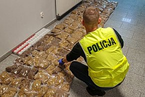 Miał nielegalny tytoń i papierosy. Policja przyszła z niespodziewaną wizytą