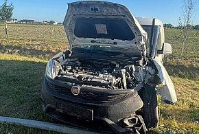 Żeby nie wjechać w auto, wjechał w latarnię i trafił do szpitala