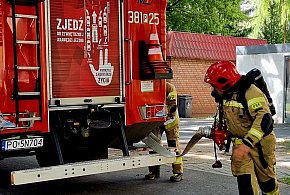 Strażacy weszli przez okno. Wszystko z powodu obiadu (zdjęcia)
