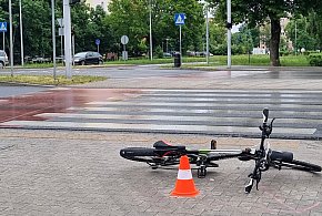 Potrącenie rowerzysty na skrzyżowaniu w Lesznie