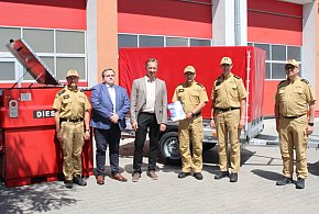 Cenny dar dla strażaków z Leszna. To pojazd wielozadaniowy (zdjęcia)