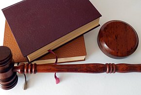 Prawnik z Leszna skazany! Za szantażowanie dużej firmy mleczarskiej