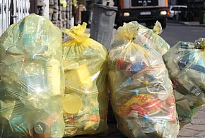 Śmieci będą odbierane wcześniej niż zwykle. Powód? Upały!