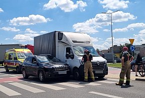 Zderzenie na zjeździe z Ronda Żwirki i Wigury w Lesznie (zdjęcia)