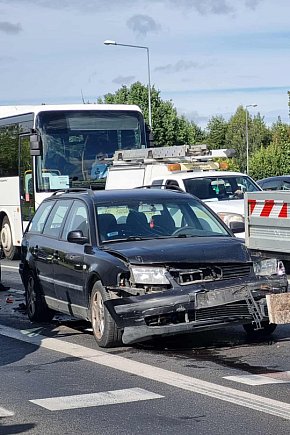 Zderzenie trzech aut na Alejach-11237