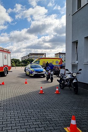 Uderzyła w płot podczas egzaminu-11244